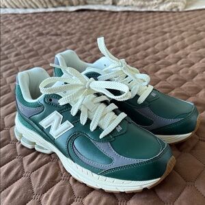 New Balance sneakers size 5
